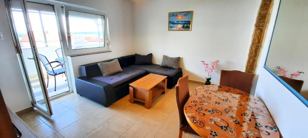 Apartment Miroslav Đảo Krk Ngoại thất bức ảnh